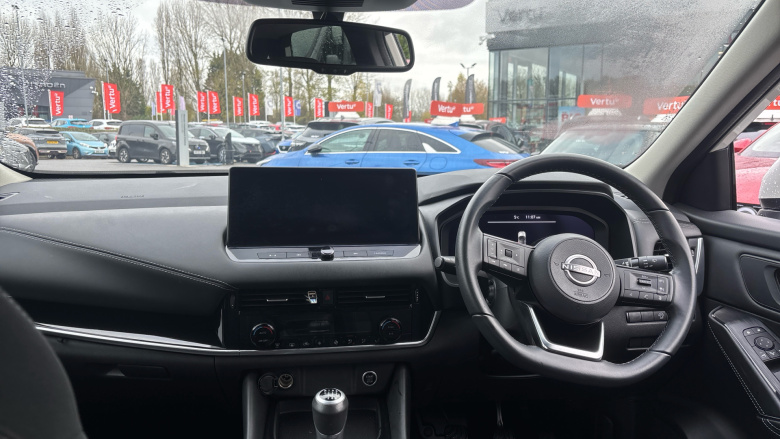 Nissan Qashqai 1.3 DiG-T MH N-Connecta 5dr Petrol Hatchback